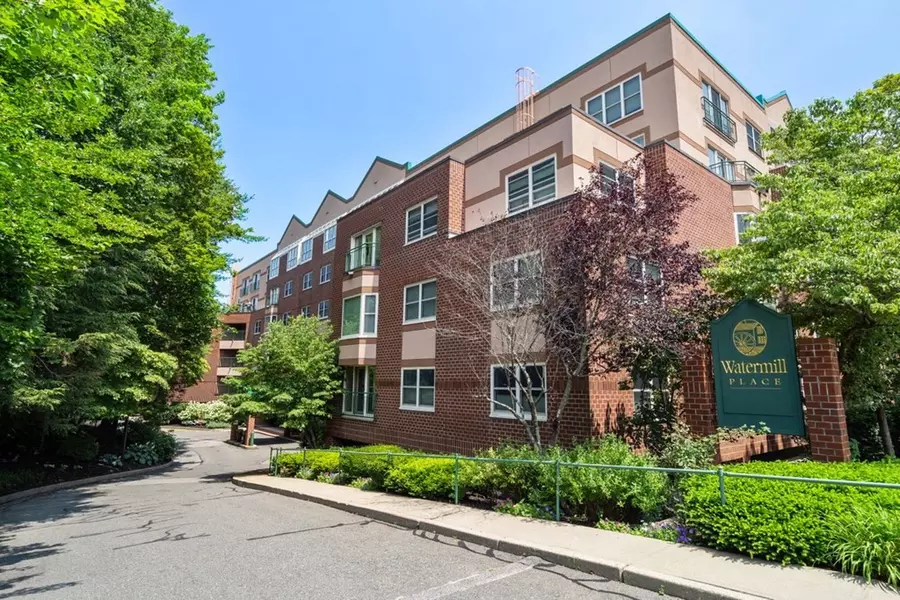 1 Watermill Place #204, Arlington, MA 02476