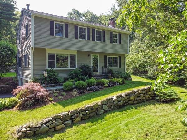 218 Causeway St, Medfield, MA 02052