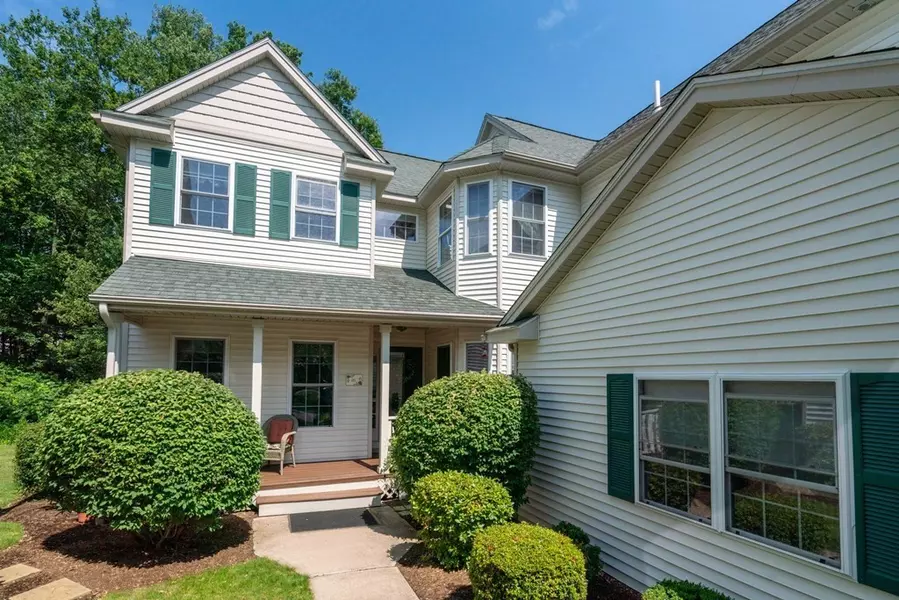 58 Village Cir #58, Milford, MA 01757