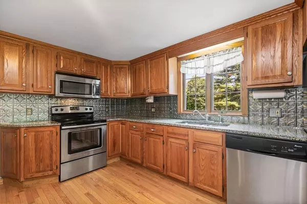Rochester, MA 02770,33 Rounseville Rd