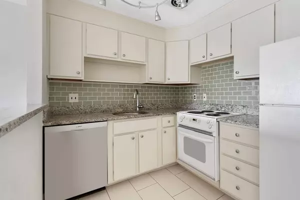 Watertown, MA 02472,190 Mount Auburn St #2-1