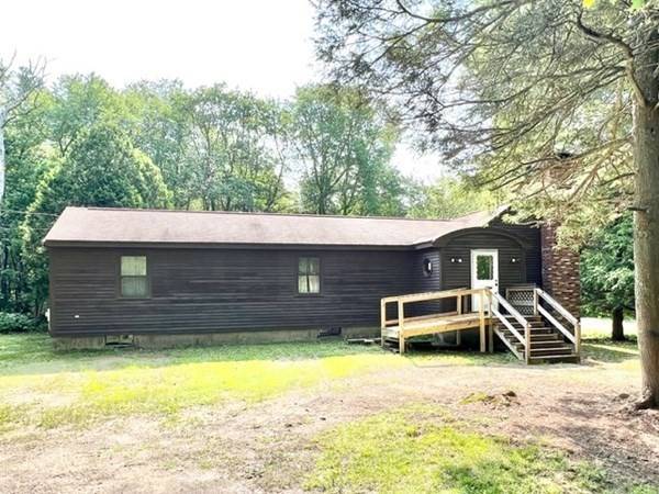 1087 Walnut Plain Rd, Rochester, MA 02770