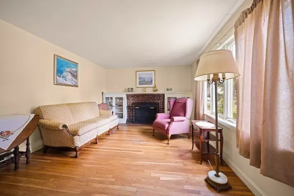 Wakefield, MA 01880,15 Thistledale Rd