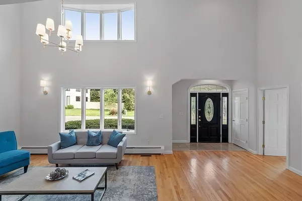 Brookline, MA 02467,11 Lyon Rd