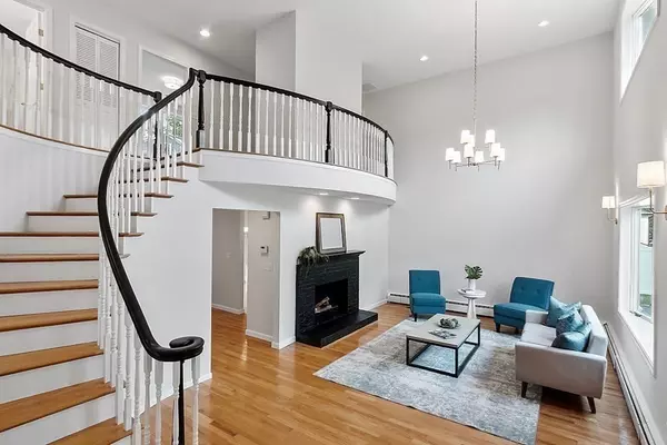 Brookline, MA 02467,11 Lyon Rd