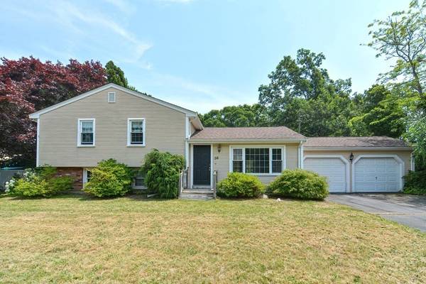 36 Newton St, Westport, MA 02790