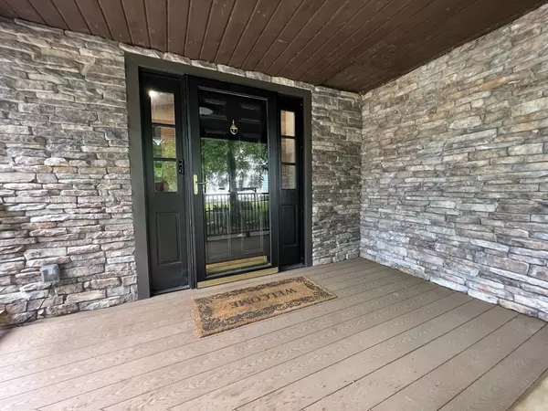 Huntington, MA 01050,4 Crescent Street