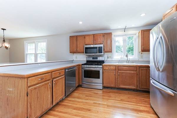 Millis, MA 02054,9 Timberline Rd