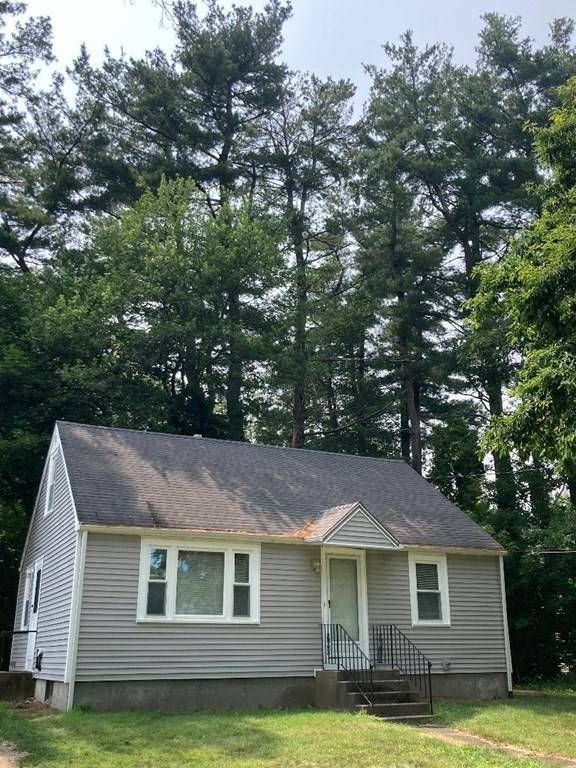 111 Maple St, Bellingham, MA 02019