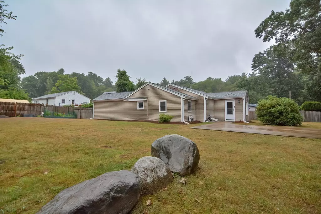 Norton, MA 02766,14 Laurel Rd