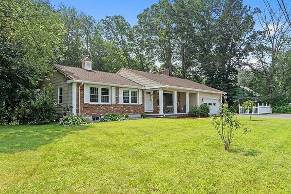 Lancaster, MA 01523,17 Connor Ln