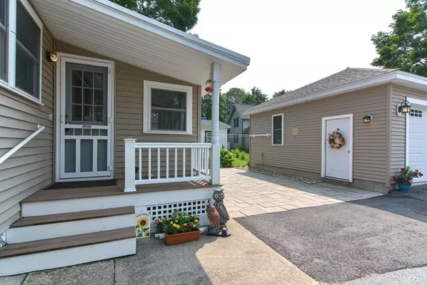 Shirley, MA 01464,21 Chapel St