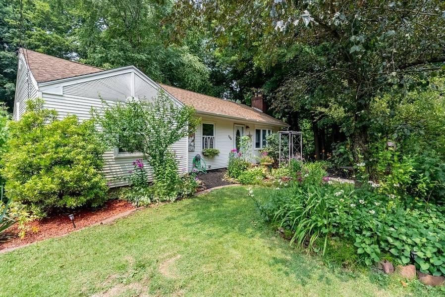 388 Elm St, East Longmeadow, MA 01028