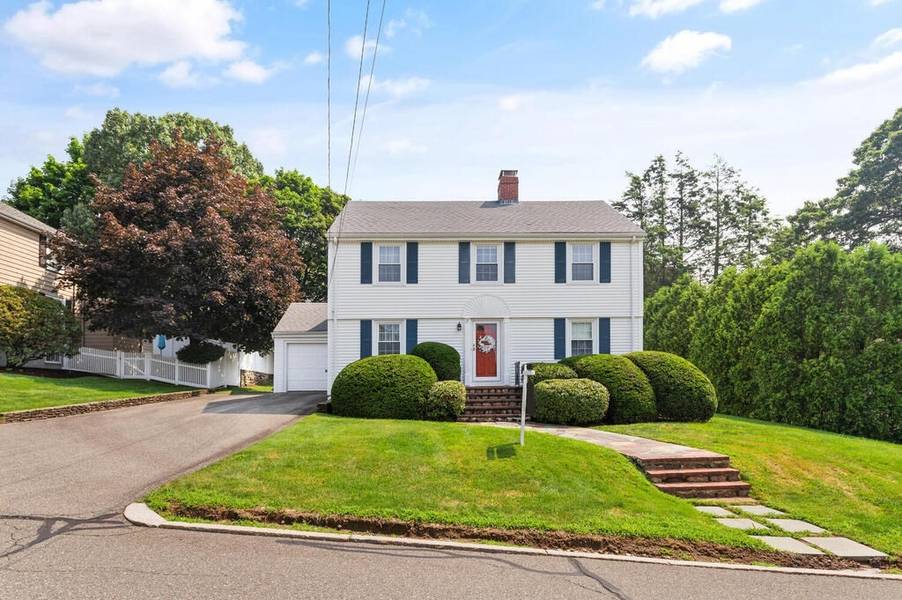 27 Orchard Ln, Melrose, MA 02176