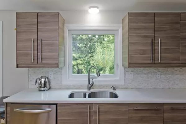 Agawam, MA 01001,102 Glendale Rd