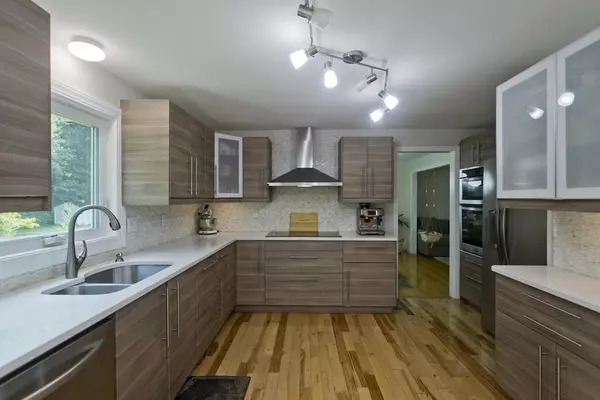 Agawam, MA 01001,102 Glendale Rd