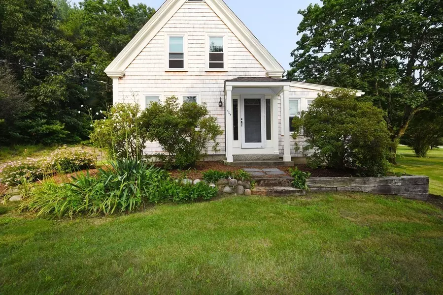 664 Center St, Pembroke, MA 02359