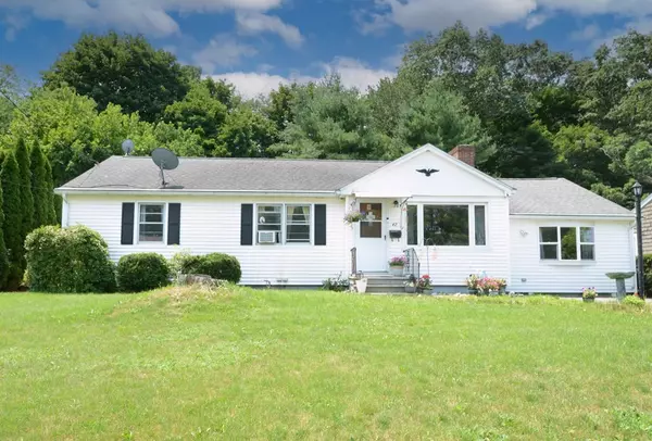 42 Hillside Ave, Webster, MA 01570