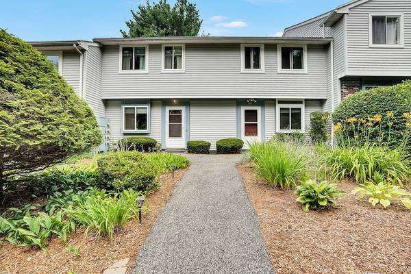 12 Appletree Hill Road #12, Hopkinton, MA 01748