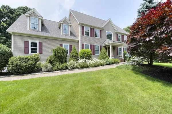 8 Rolling Hill Road, Shrewsbury, MA 01545