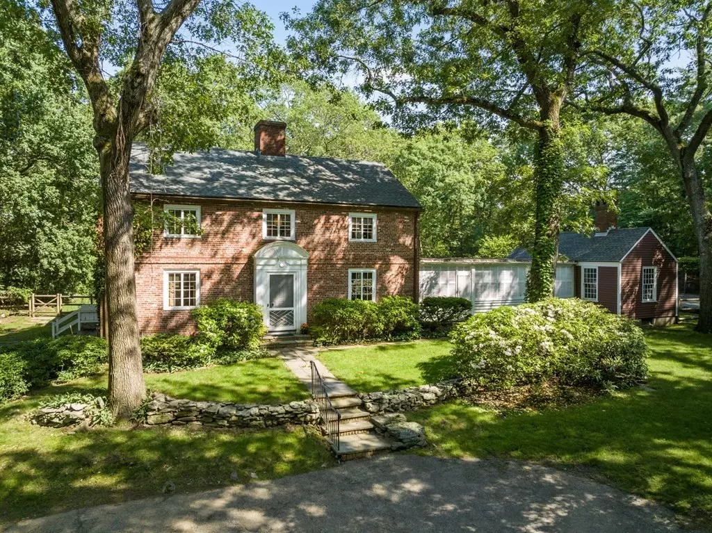 Weston, MA 02493,12 Meadowbrook Rd