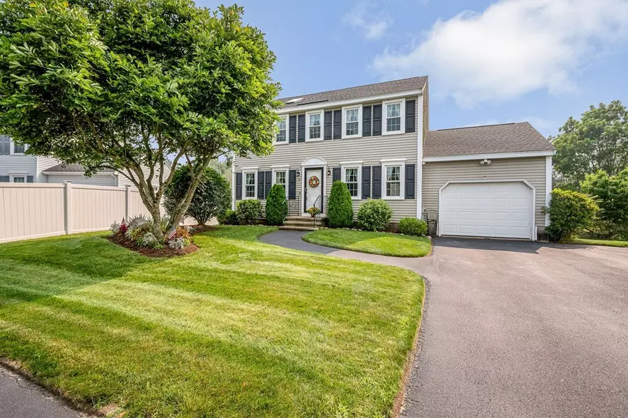 78 Wimbledon Xing, Dracut, MA 01826