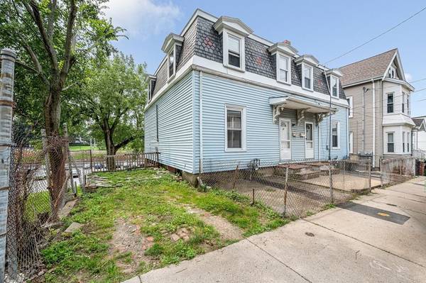 38 Vernon St, Somerville, MA 02145