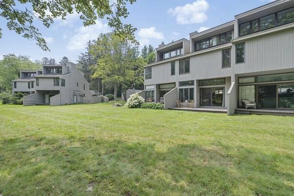 58 Mill Pond #58, North Andover, MA 01845