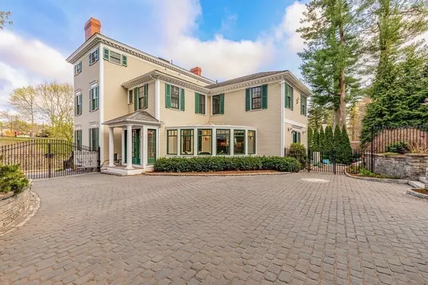 Newburyport, MA 01950,18 Toppans Lane