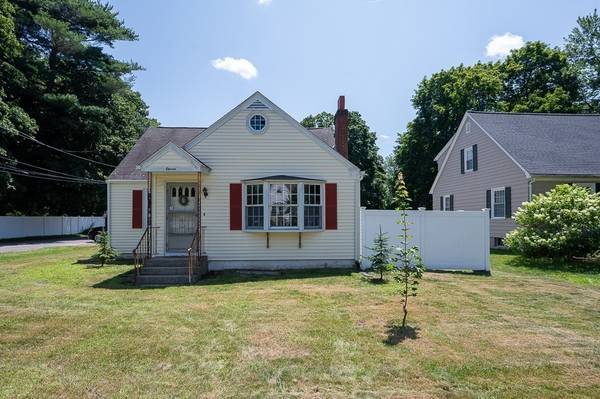 11 Hawthorne St, Millbury, MA 01527