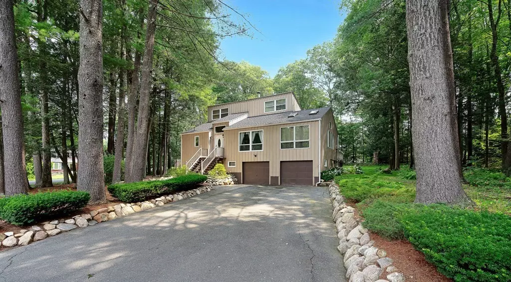 3 Tammy Ln, Southwick, MA 01077