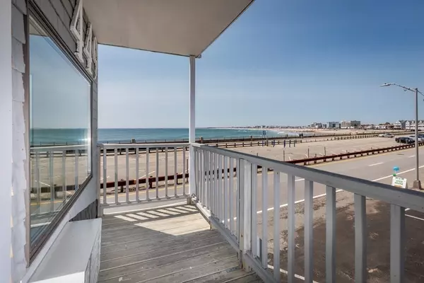 Hampton, NH 03842,449 Ocean Boulevard #215