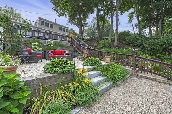 Marblehead, MA 01945,6 Bayview Road #1