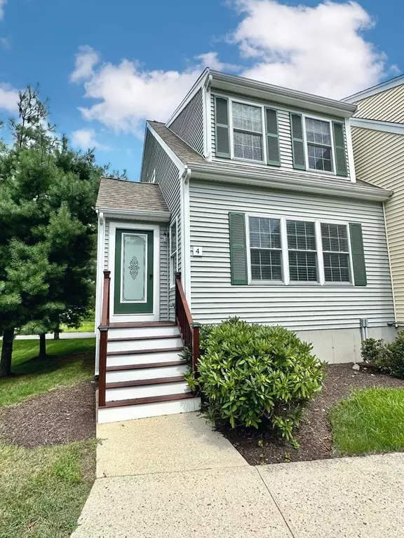 4 Carleton St #4, Wareham, MA 02571