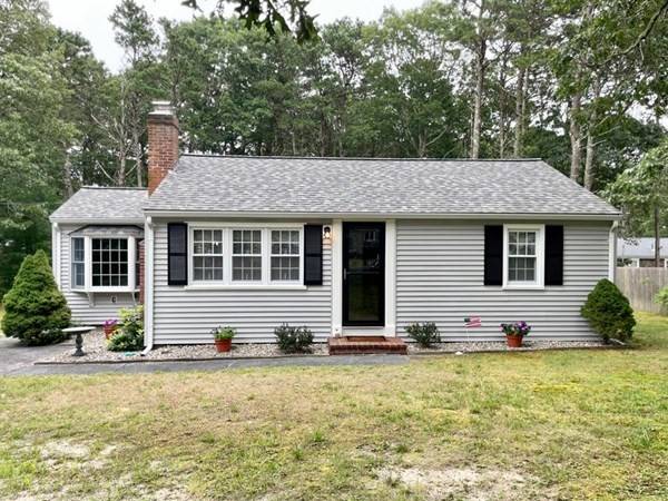 10 Lake Dr, Dennis, MA 02660