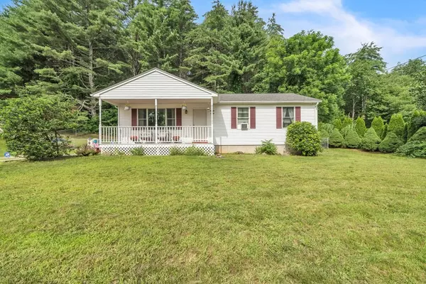 33 Elm St, Monson, MA 01057