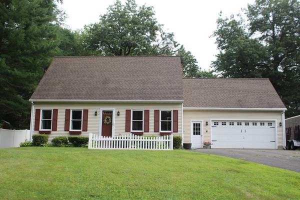 10 Randall Wood Dr, Montague, MA 01351