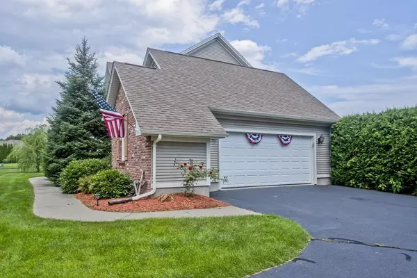 Westfield, MA 01085,18 Winding Ridge Ln