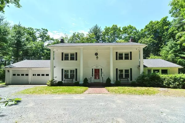 44 Park St, Norfolk, MA 02056