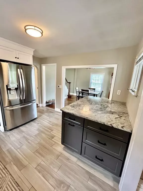 Raynham, MA 02767,8 Mowry St