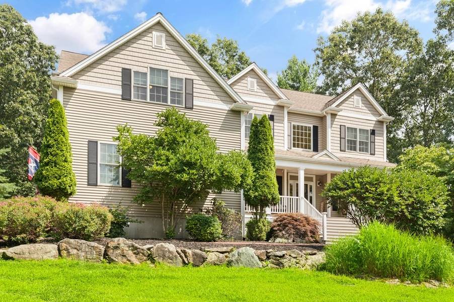 70 Whipple Brook Rd, Wrentham, MA 02093