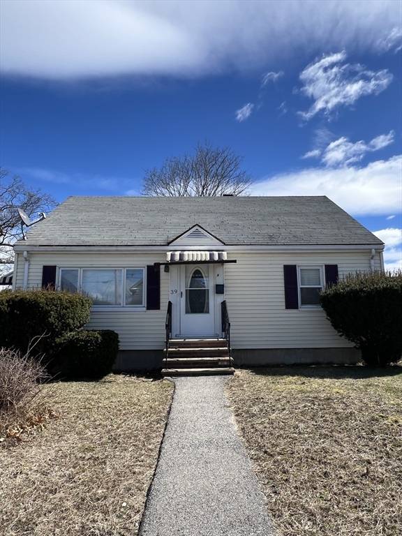 39 Phoebe Ave, Lowell, MA 01854