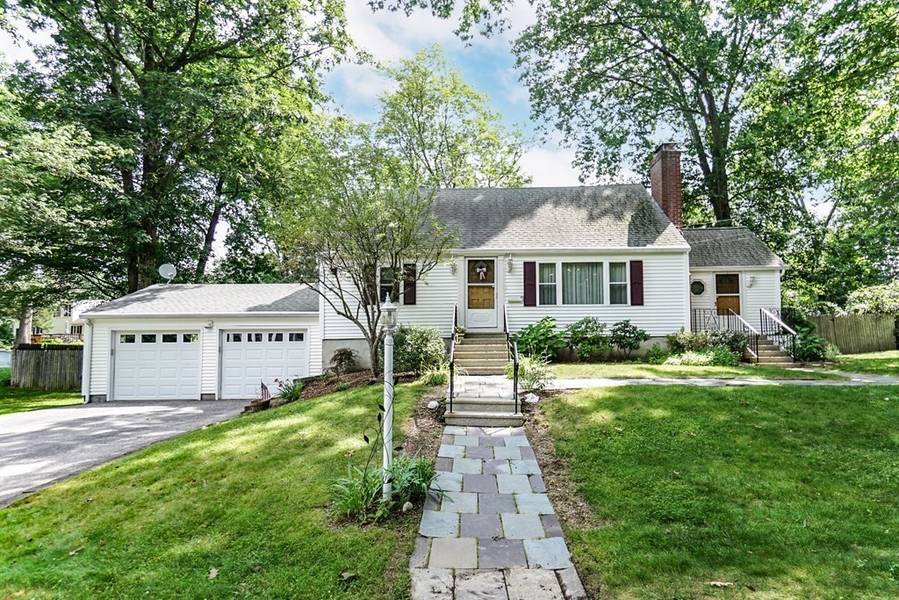 9 Diane Ave, Auburn, MA 01501