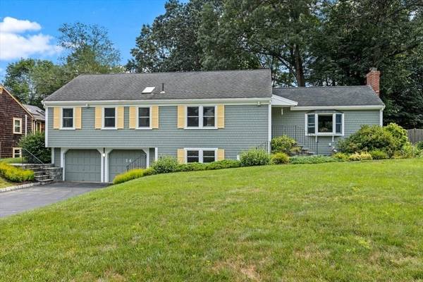 14 Winthrop Rd, Hingham, MA 02043