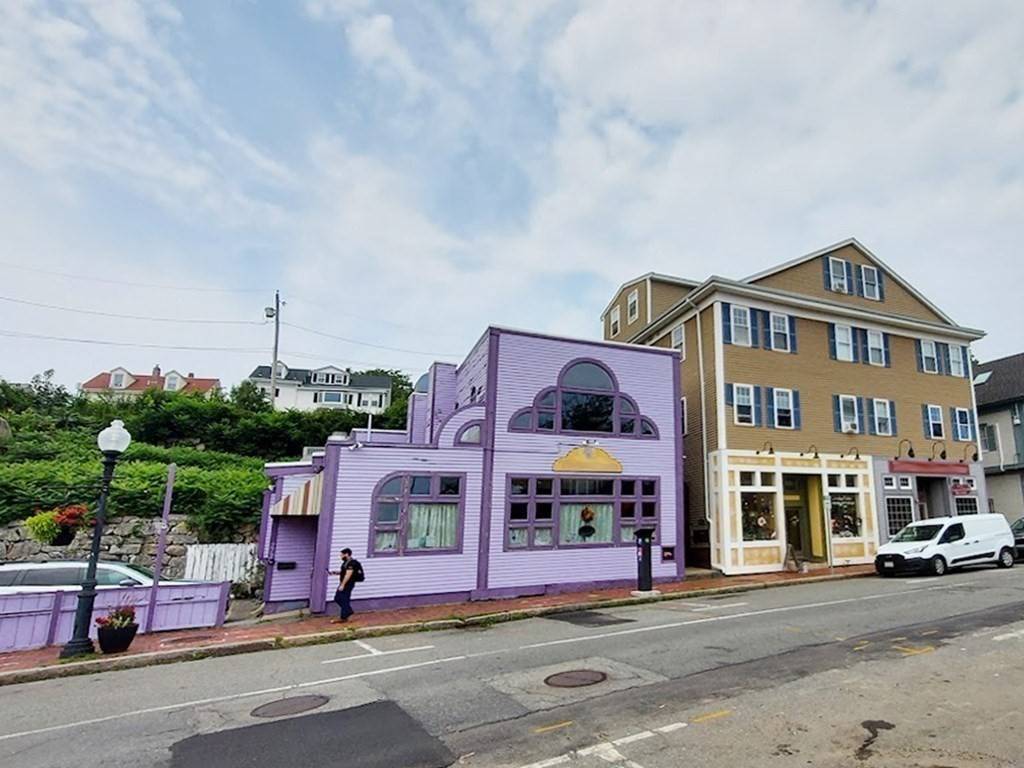 272 Main St, Gloucester, MA 01930