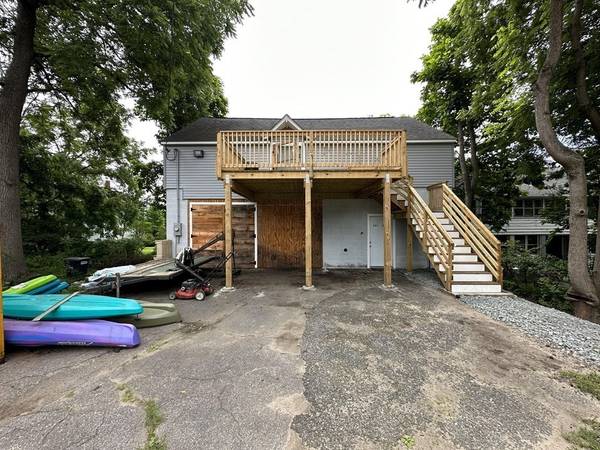 24 High St, Ware, MA 01082