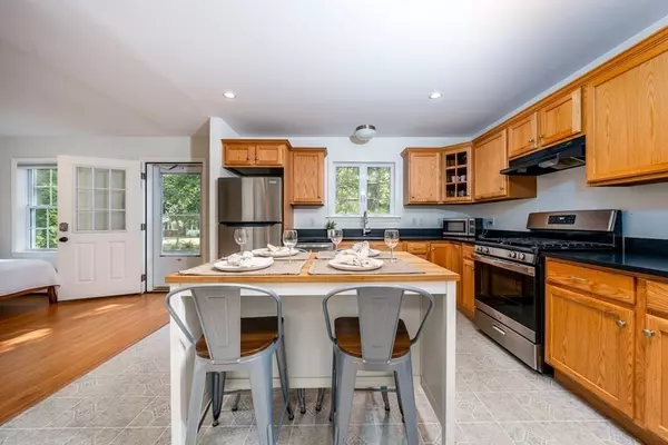 Yarmouth, MA 02664,7 Hosking Ln