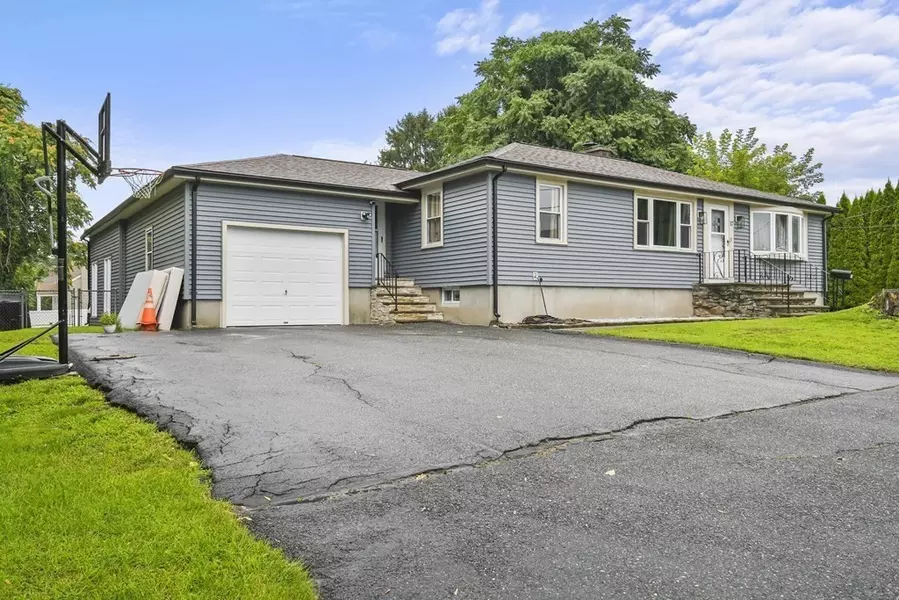 17 Hampton Street, Worcester, MA 01604