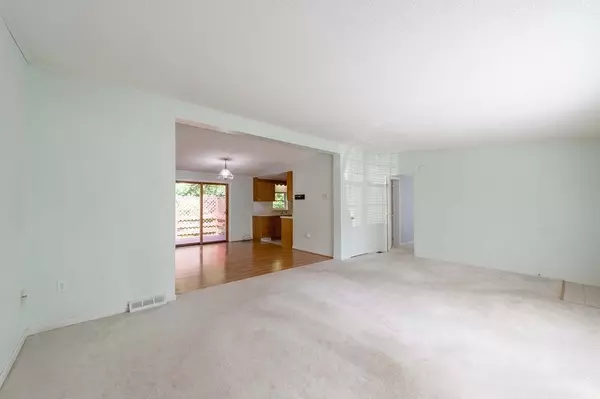 Plymouth, MA 02360,141 Old Ponds Road