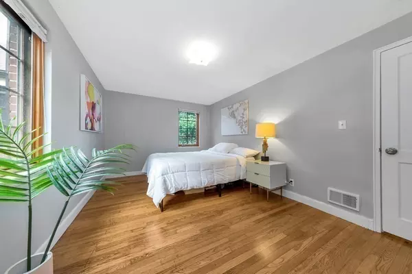Watertown, MA 02135,18 Pierce Rd #18